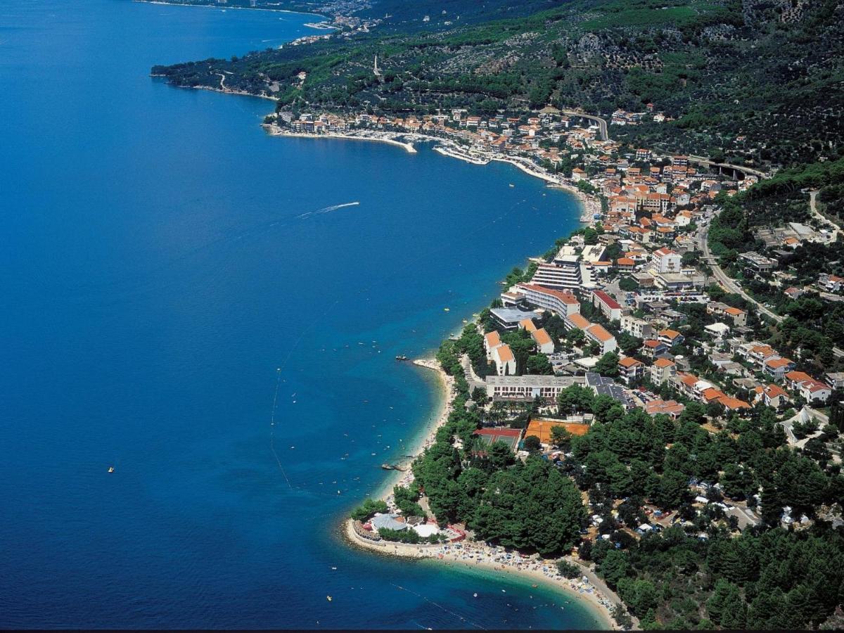 Luxurious Holiday Home In Makarska With Jacuzzi Buitenkant foto