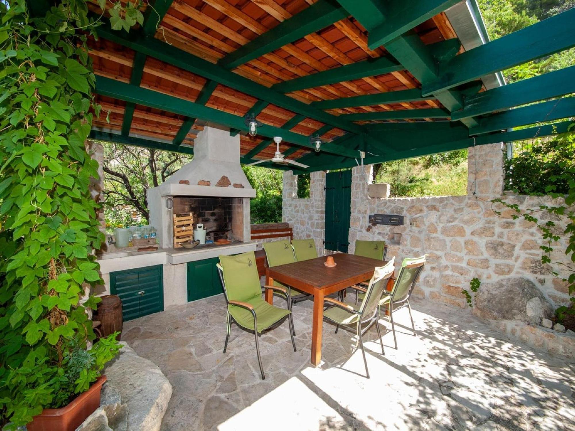 Luxurious Holiday Home In Makarska With Jacuzzi Buitenkant foto