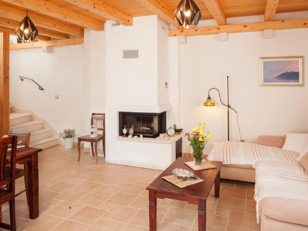 Luxurious Holiday Home In Makarska With Jacuzzi Buitenkant foto